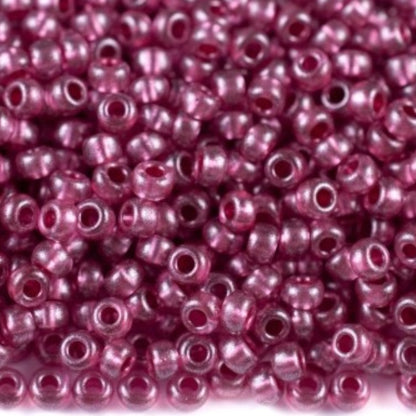 10/0 18996 Preciosa Perles de Rocaille en verre tchèque 2.3mm. Cristal teinté violet métallisé.