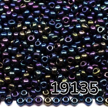 10/0 19135 Preciosa tjeckiska glaspärlor rocaillepärlor 2,3 mm. Bronsblå iris.