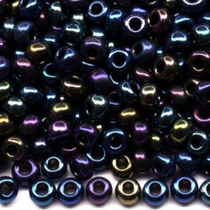 10/0 19135 Preciosa tjeckiska glaspärlor rocaillepärlor 2,3 mm. Bronsblå iris.