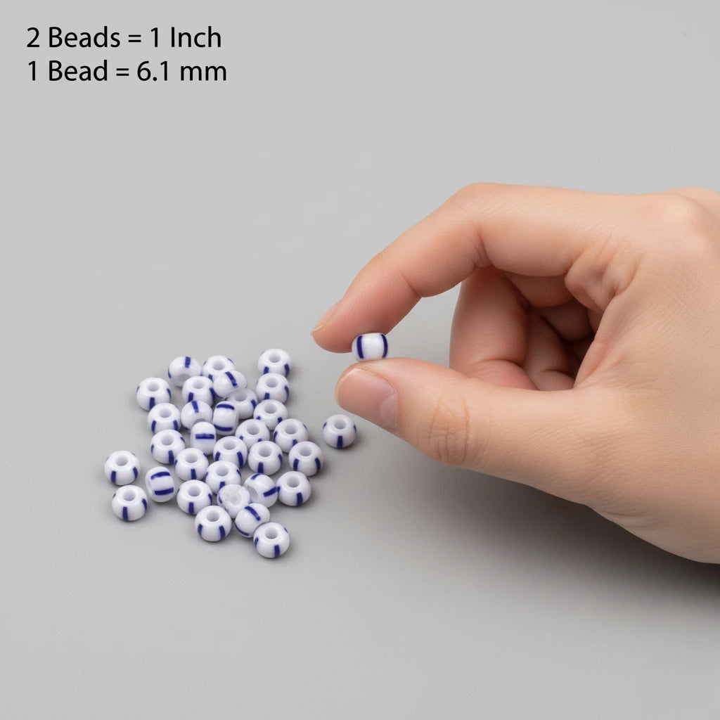 2/0 03330 Preciosa Чешский стеклянный бисер Рокайль 6.1mm. Синие полосы на мелово-белом фоне.