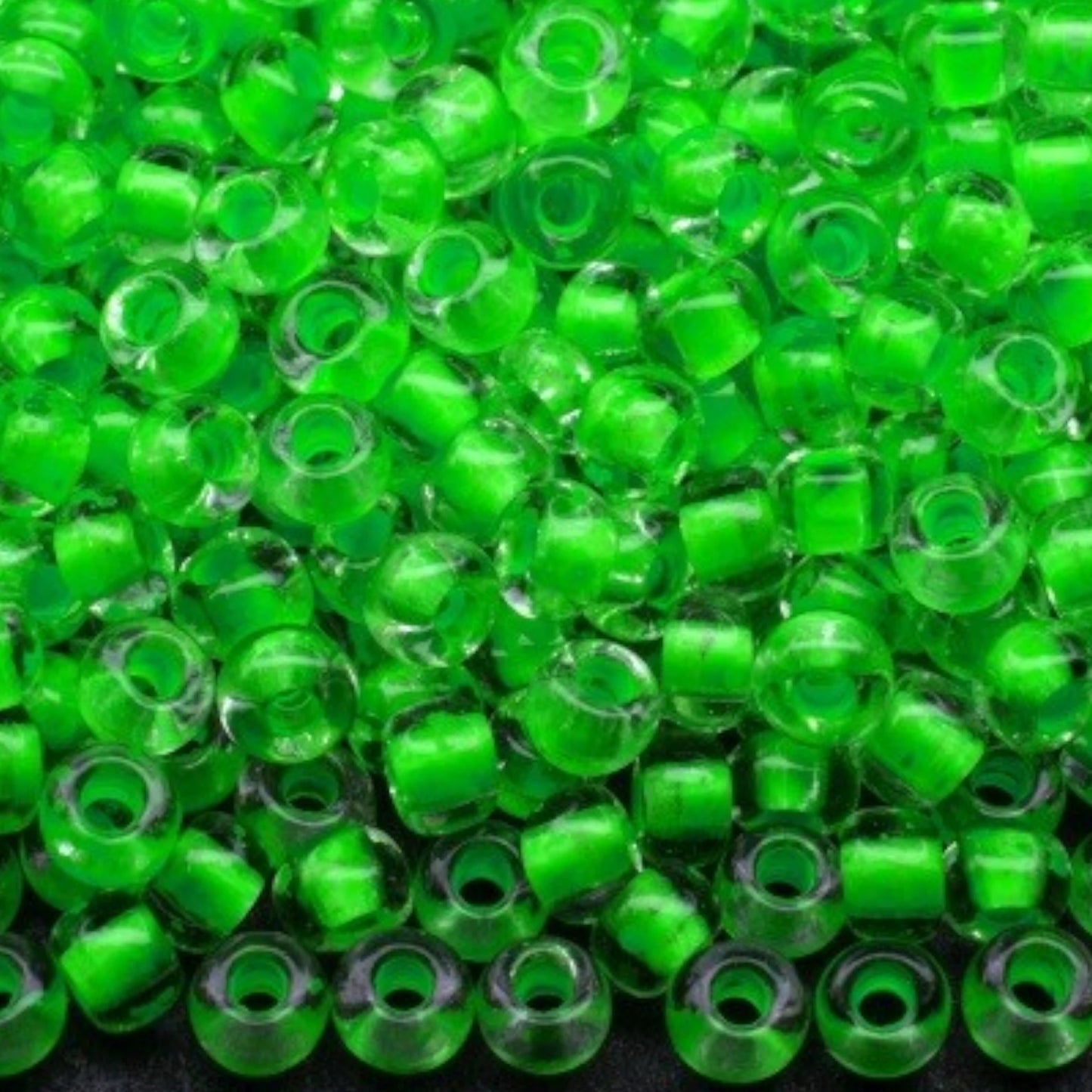 2/0 08756 Preciosa Tsjechisch glas Kralen Rocaillekralen 6.1mm. Kristal, Neon groen met lijn.