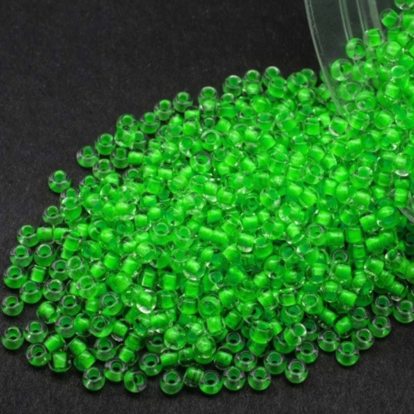 2/0 08756 Preciosa Tsjechisch glas Kralen Rocaillekralen 6.1mm. Kristal, Neon groen met lijn.