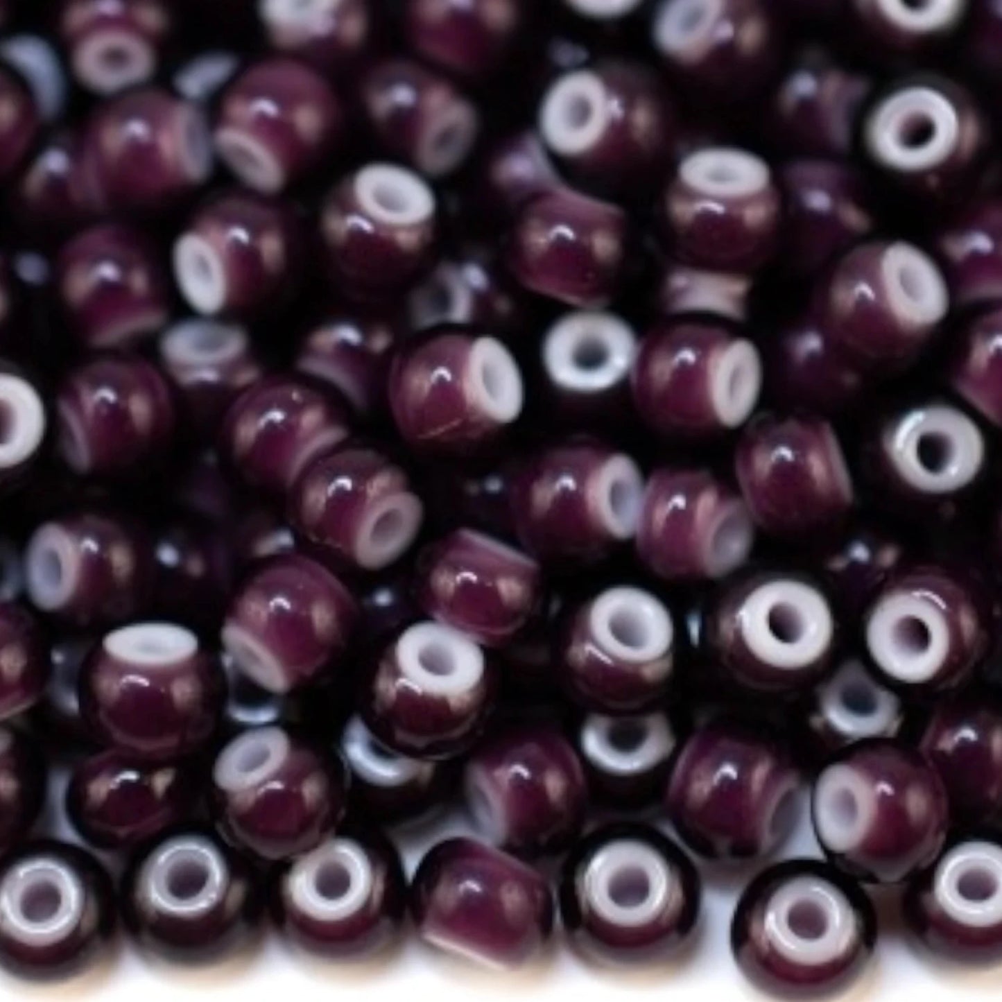 2/0 23708 Preciosa Czech Glass Seed Beads Rocailles 6.1mm. Violet Cornelian.