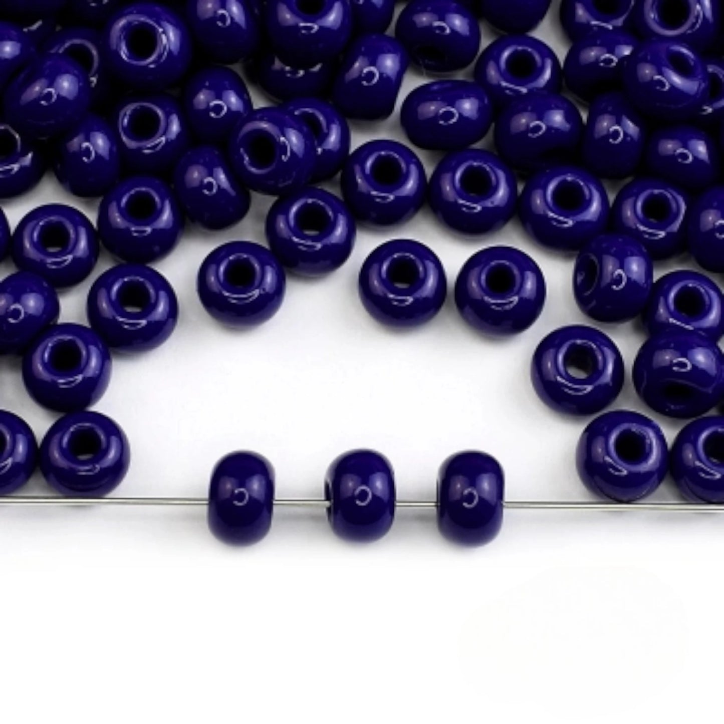 2/0 33070 Preciosa Чехия Стеклянный Бисер Рокайль 6.1mm. Непрозрачный Темно-Синий.