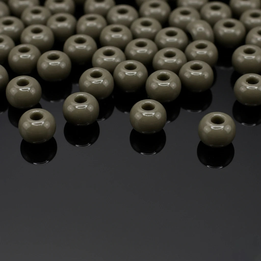 2/0 43020 Preciosa Czech Glass Koraliki Rocailles 6.1mm. Nieprzezroczysty szary.