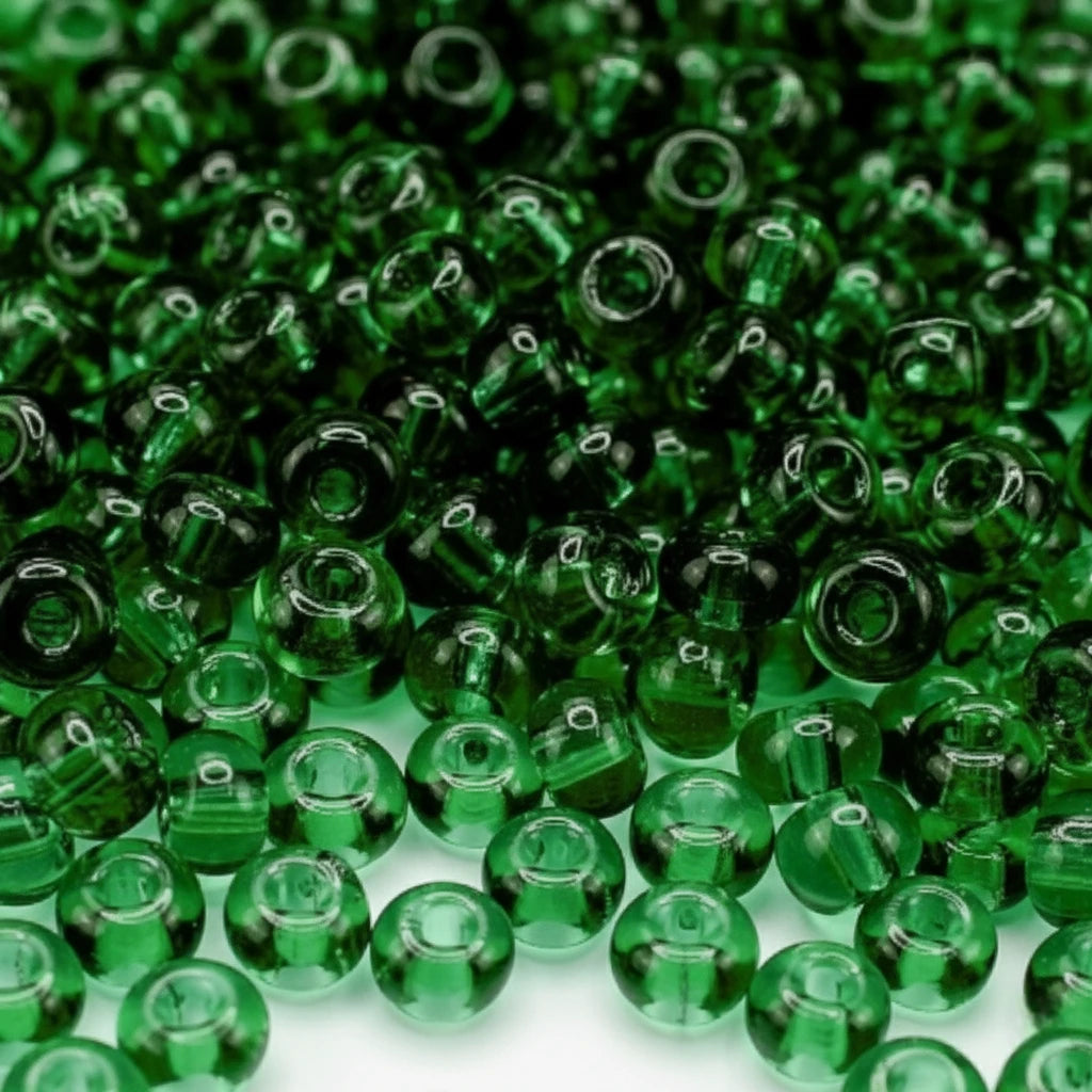 2/0 50100 Preciosa Чехски стъклени Малки Мъниста Рокайли 6.1mm. Прозрачен зелен.