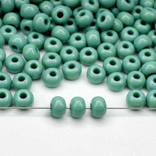 2/0 63130 Preciosa Чешское стекло Бисер Рокайль 6.1mm. Непрозрачный зеленый бирюзовый.