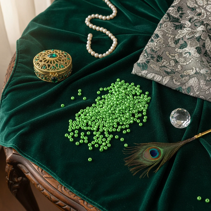 10/0 23530 Preciosa Perles de Rocaille en verre tchèque 2.3mm. Vert néon doux nacré – Blanc craie.