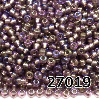 10/0 27019 Preciosa cseh üveg Magtartalmú Gyöngyök (Kásagyöngy) Rocailles 2.3mm. Világos ametiszt, átlátszó, ezüstözött, szivárványos.