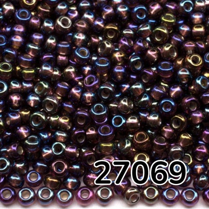 10/0 27069 Preciosa cseh üveg Magtartalmú Gyöngyök (Kásagyöngy) Rocailles 2.3mm. Átlátszó ametiszt, ezüstbéléses, szivárványos.