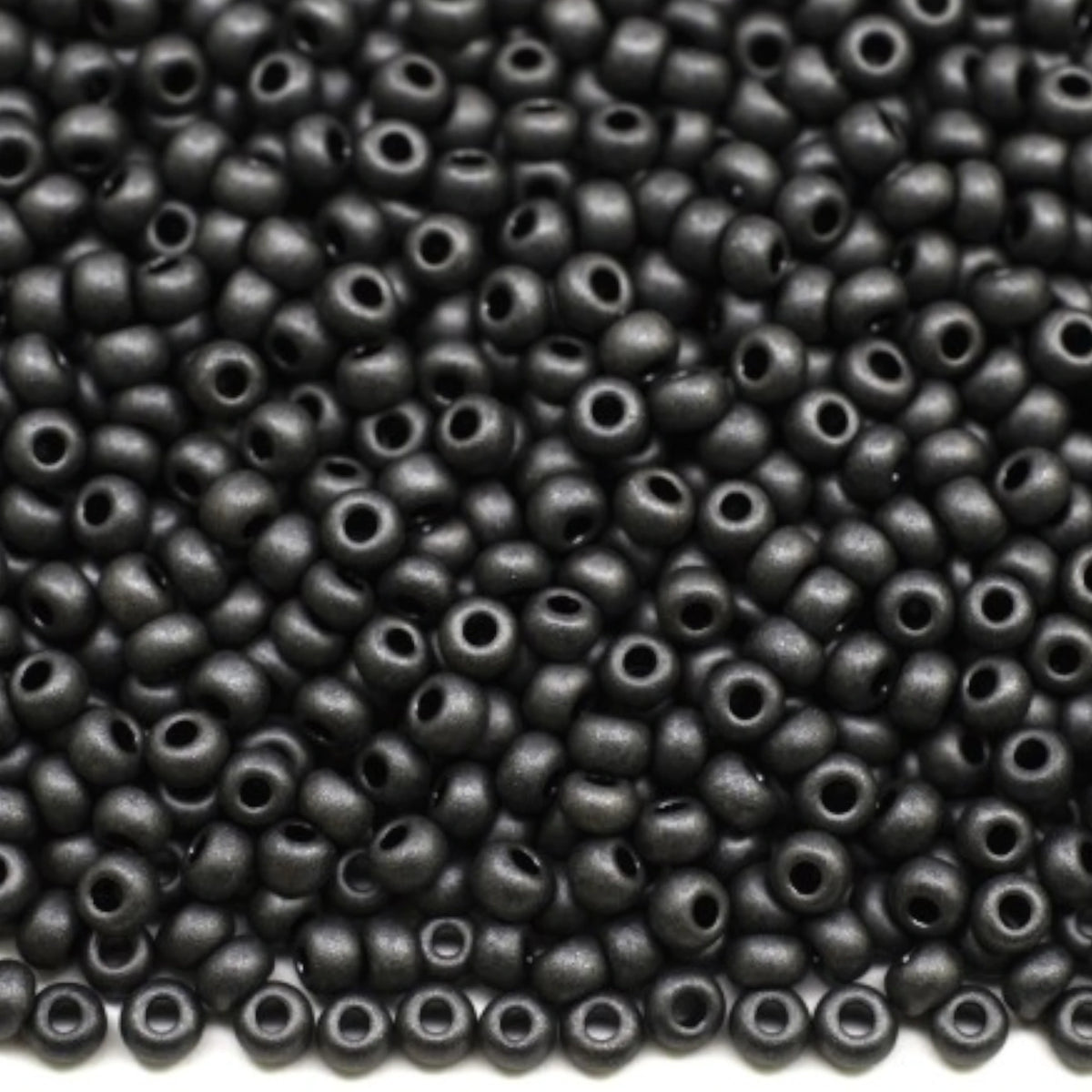 10/0 28918 matte Preciosa Tjekkiske glasperler Rocailles 2.3mm. Brun Terra Pearl farvet sort - Jet Matte.