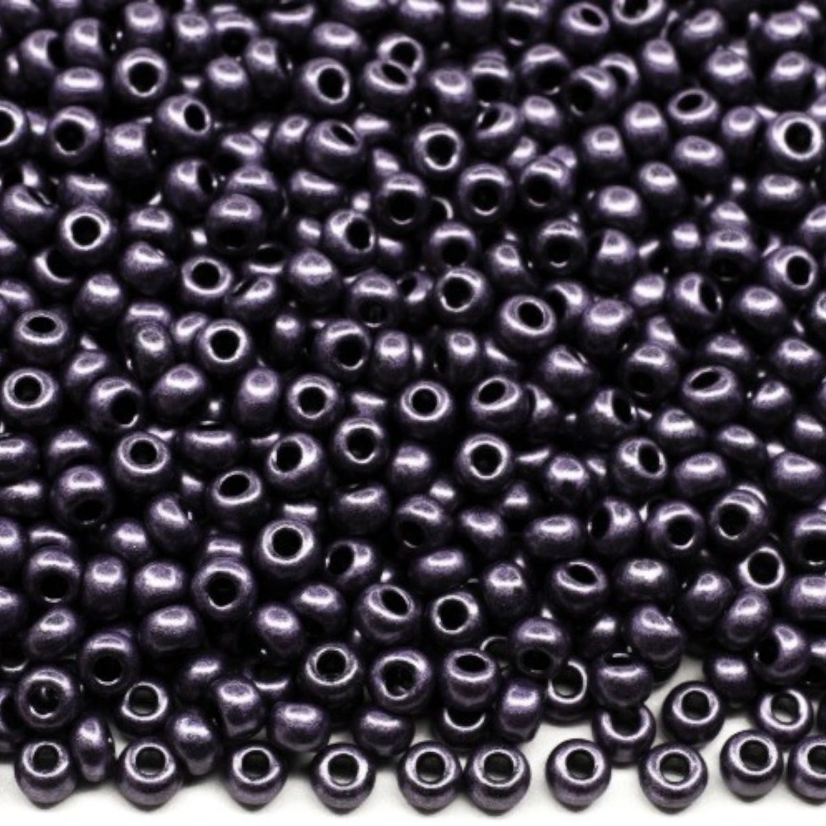 10/0 28928 Preciosa tjekkiske glasperler Rocailles 2.3mm. Violet Terra Pearl farvet sort - Jet.