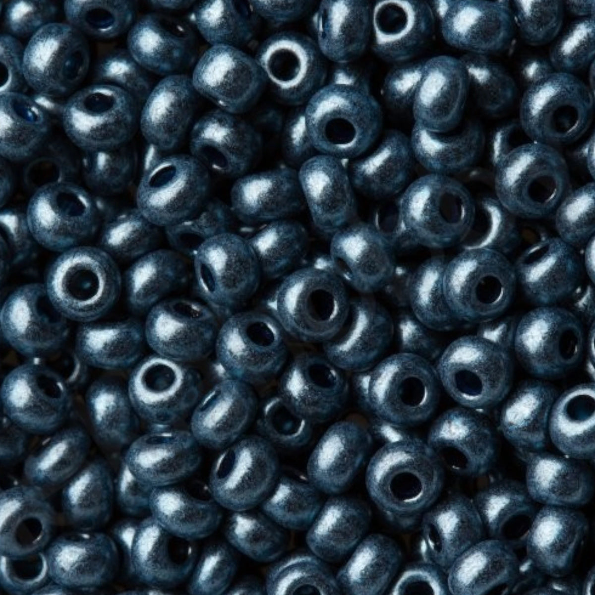 10/0 28936 Preciosa Tsjechische glazen Kralen Rocaillekralen 2.3mm. Blue Terra Pearl Dyed Black - Jet.