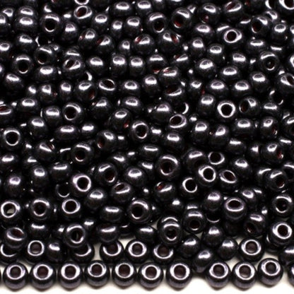 10/0 28998 Preciosa Чеський Скляний Бісер Рокайль 2.3mm. Червоний Terra Pearl Dyed Black - Jet.