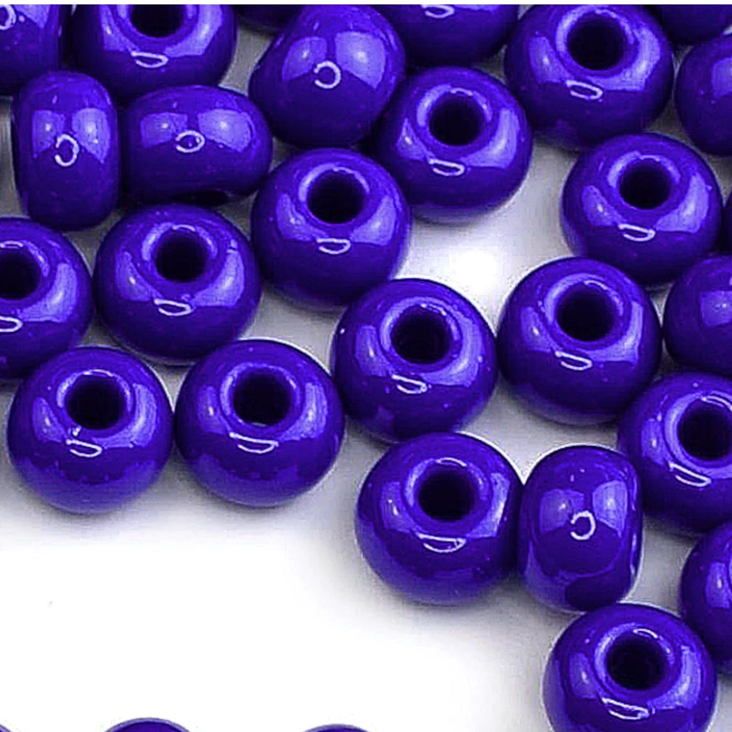 2/0 33060 Preciosa Czech Glass Koraliki Rocailles 6.1mm. Niebieskie nieprzezroczyste naturalne.