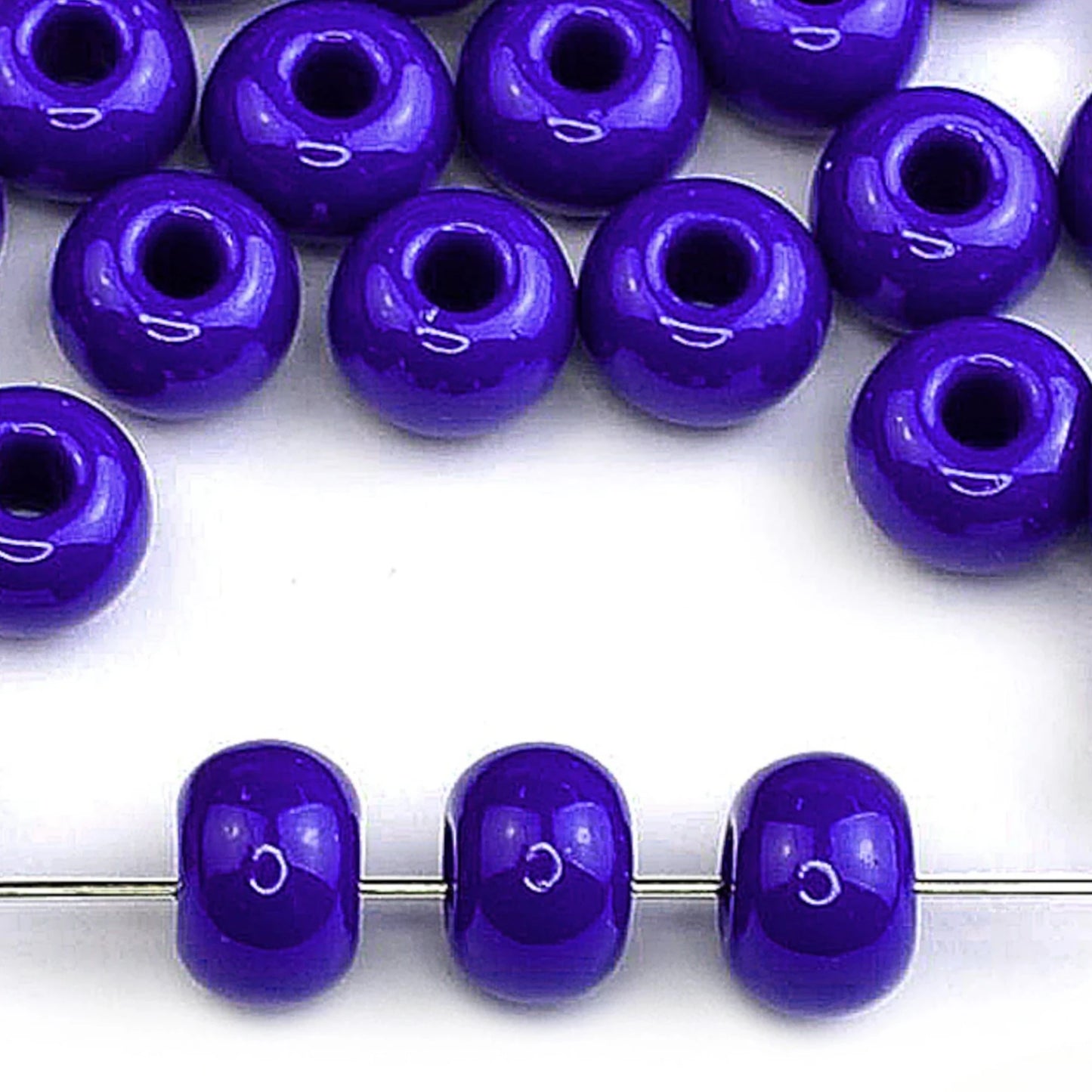 2/0 33060 Preciosa Czech Glass Koraliki Rocailles 6.1mm. Niebieskie nieprzezroczyste naturalne.