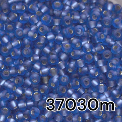 10/0 37030 matte Preciosa Rocailles-Perlen. Blau transparent mit Silbereinlage.