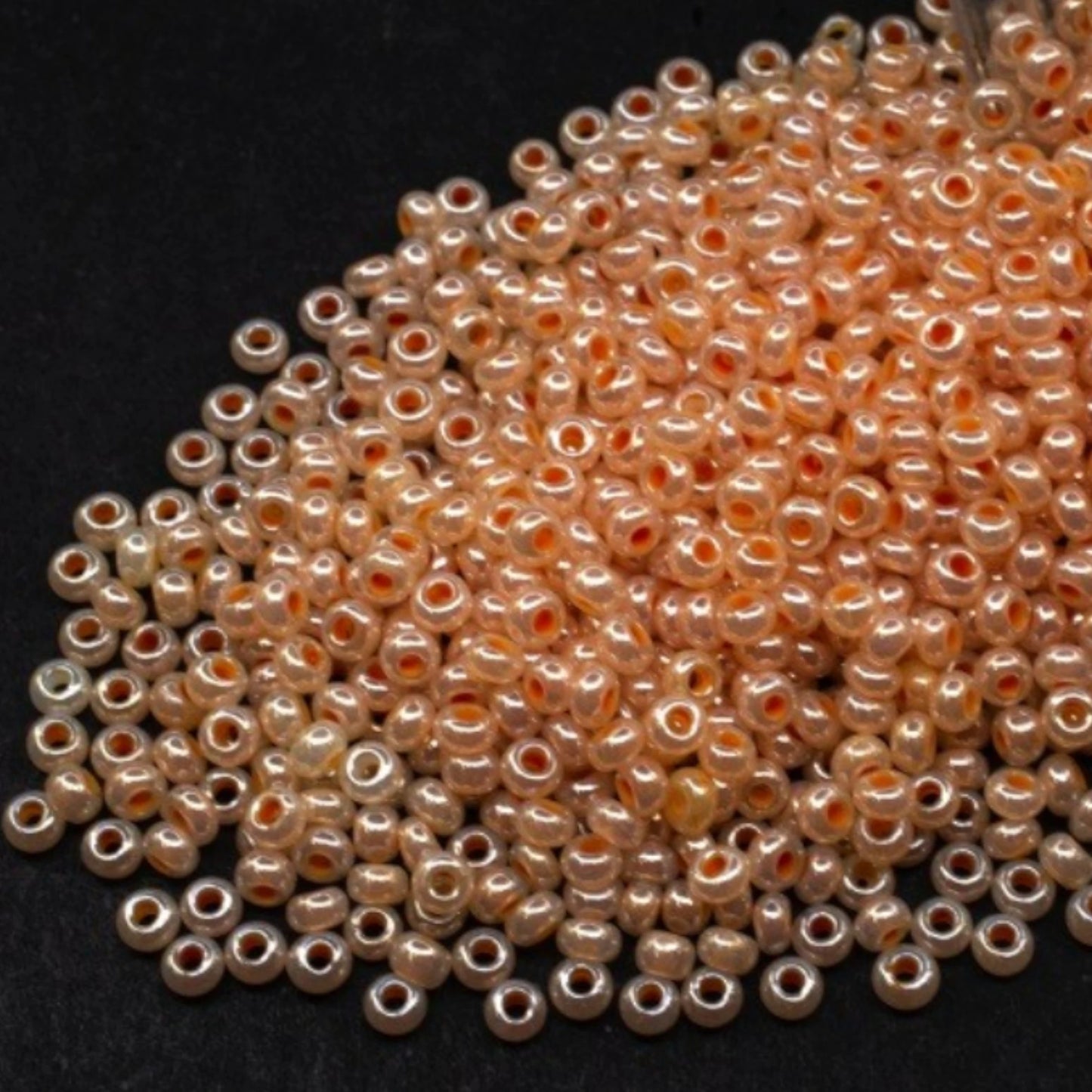 10/0 37383 Preciosa tjekkiske glasperler Rocailles 2,3 mm. Ceylon orange - Sfinx farve med jordfarvet kant