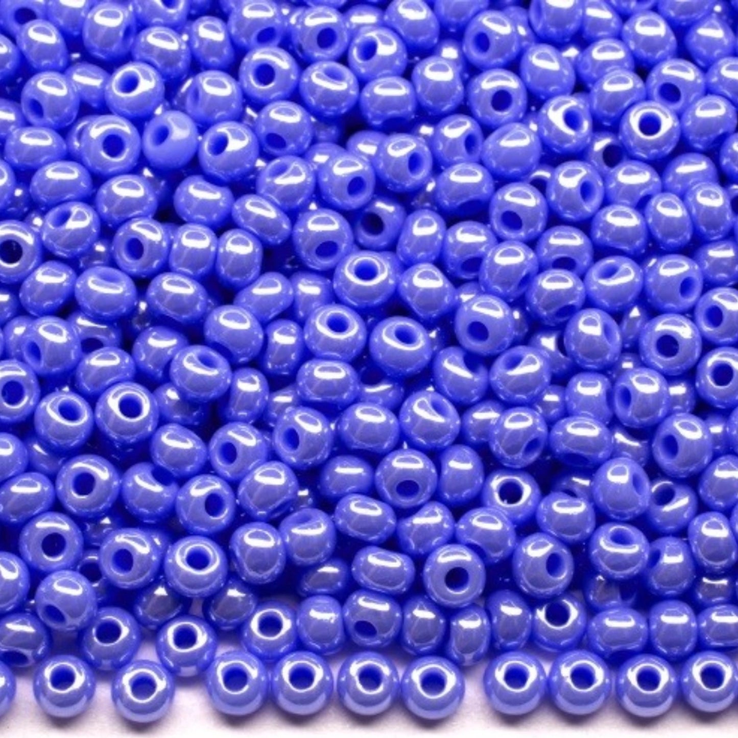 10/0 38020 Preciosa Seed Beads. Opaque Sfinx blue.