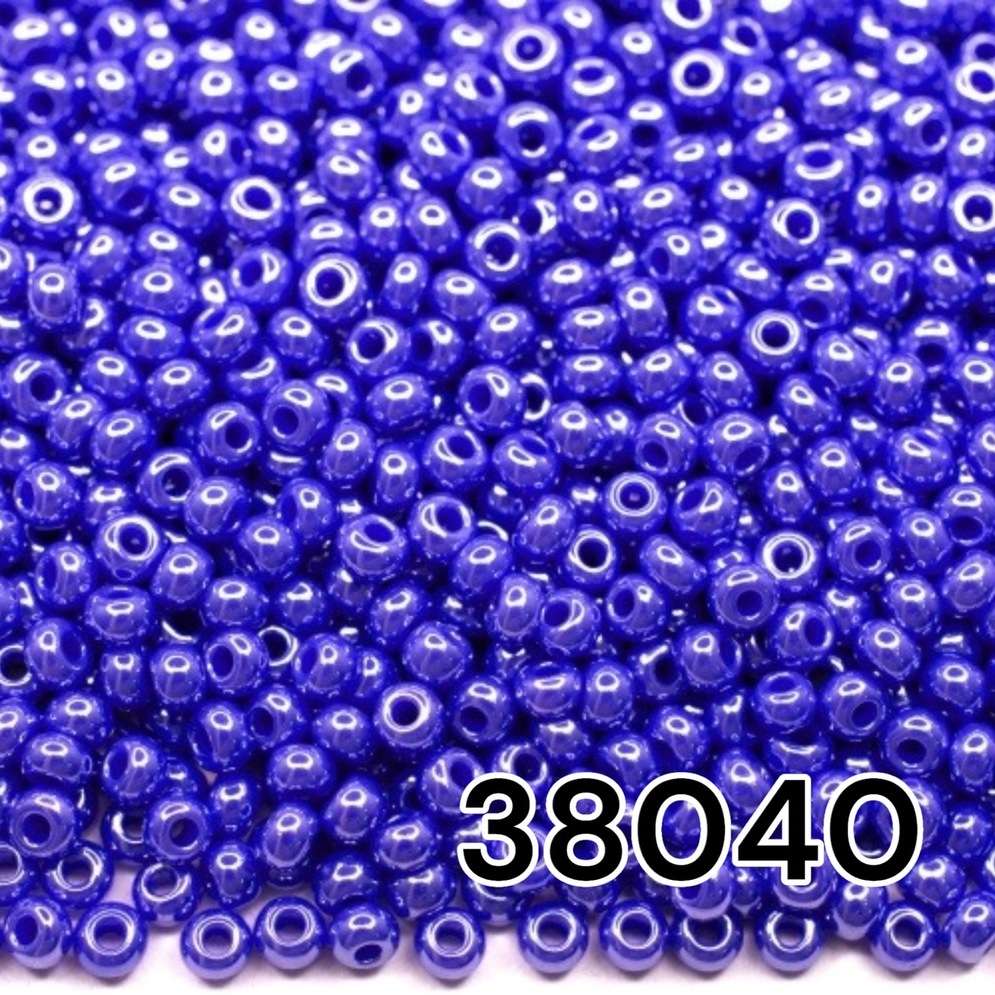 10/0 38040 Preciosa Seed Beads. Opaque Sfinx blue.