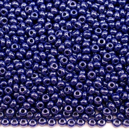 10/0 38060 Preciosa Seed Beads. Opaque Sfinx blue.