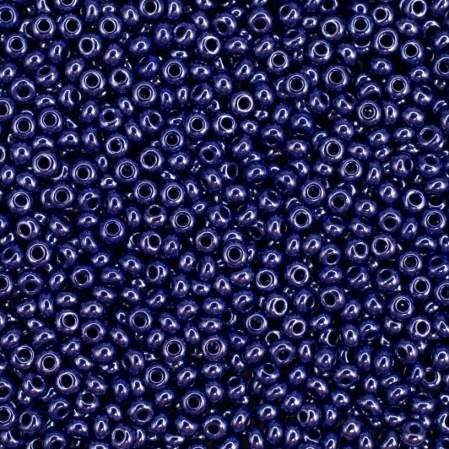 10/0 38060 Preciosa Seed Beads. Opaque Sfinx blue.