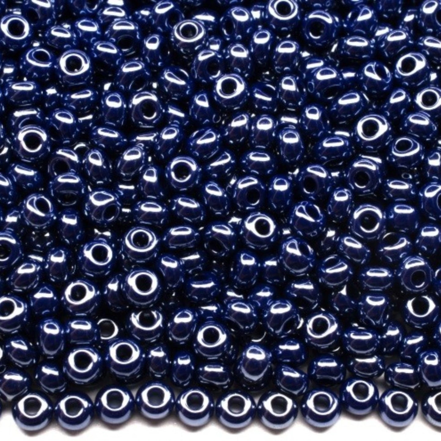 10/0 38070 Preciosa Seed Beads. Opaque Sfinx blue.