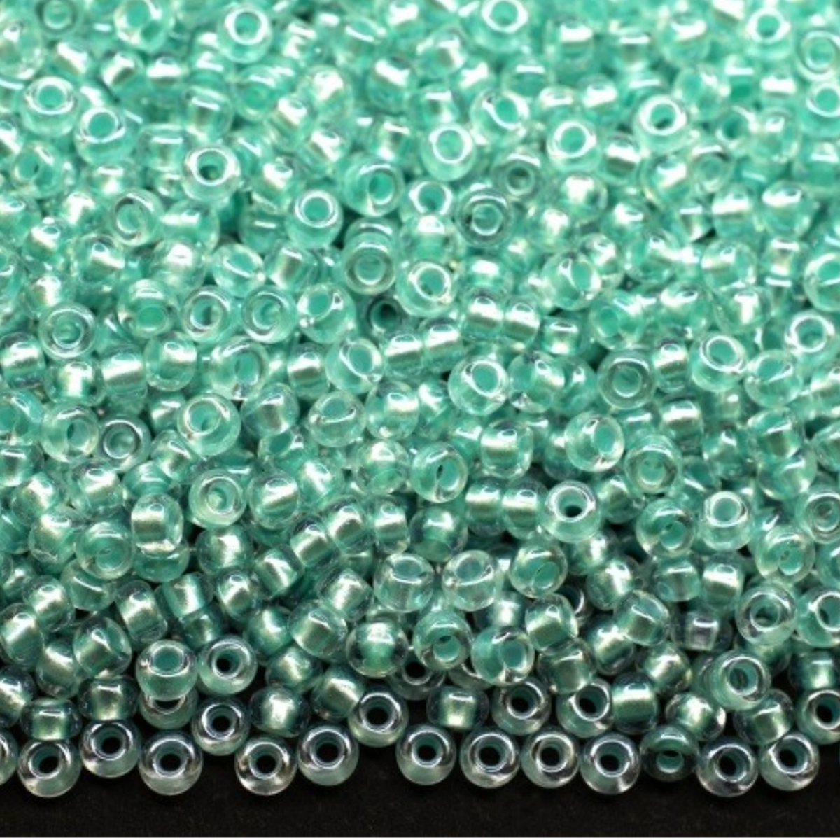 Perline ceche Rocaille Preciosa 10/0 382PG 2.3mm. Cristallo, colore verde perlato rivestito, Sfinx.
