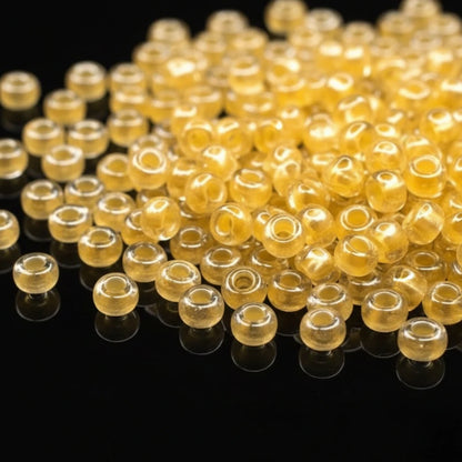 10/0 382PY Preciosa Czech Mărgele Rocaille 2.3mm. Culoare Lined Galben Pearl, Sfinx.