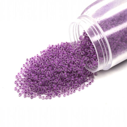 10/0 38328 Matta Preciosa Tjeckiska Glaspärlor Rocaillepärlor 2,3 mm. Kristallfärgade med insida, violett matta.