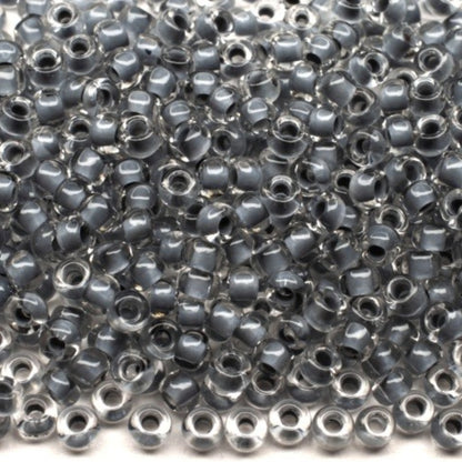 10/0 38342 Preciosa tšekkiläiset lasisiemenhelmet rokaanihelmet 2,3 mm. Kristallivärinen harmaa sisävuorattu.