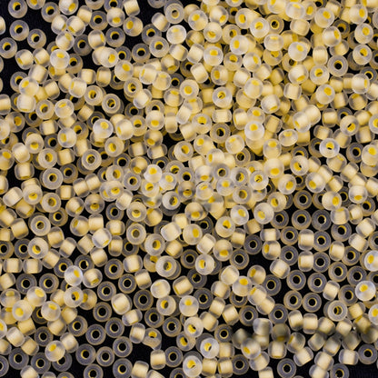 10/0 38381 матовий Preciosa чеський скляний бісер рокайль 2,3 мм. Кришталевий колір з жовтим матовим покриттям.