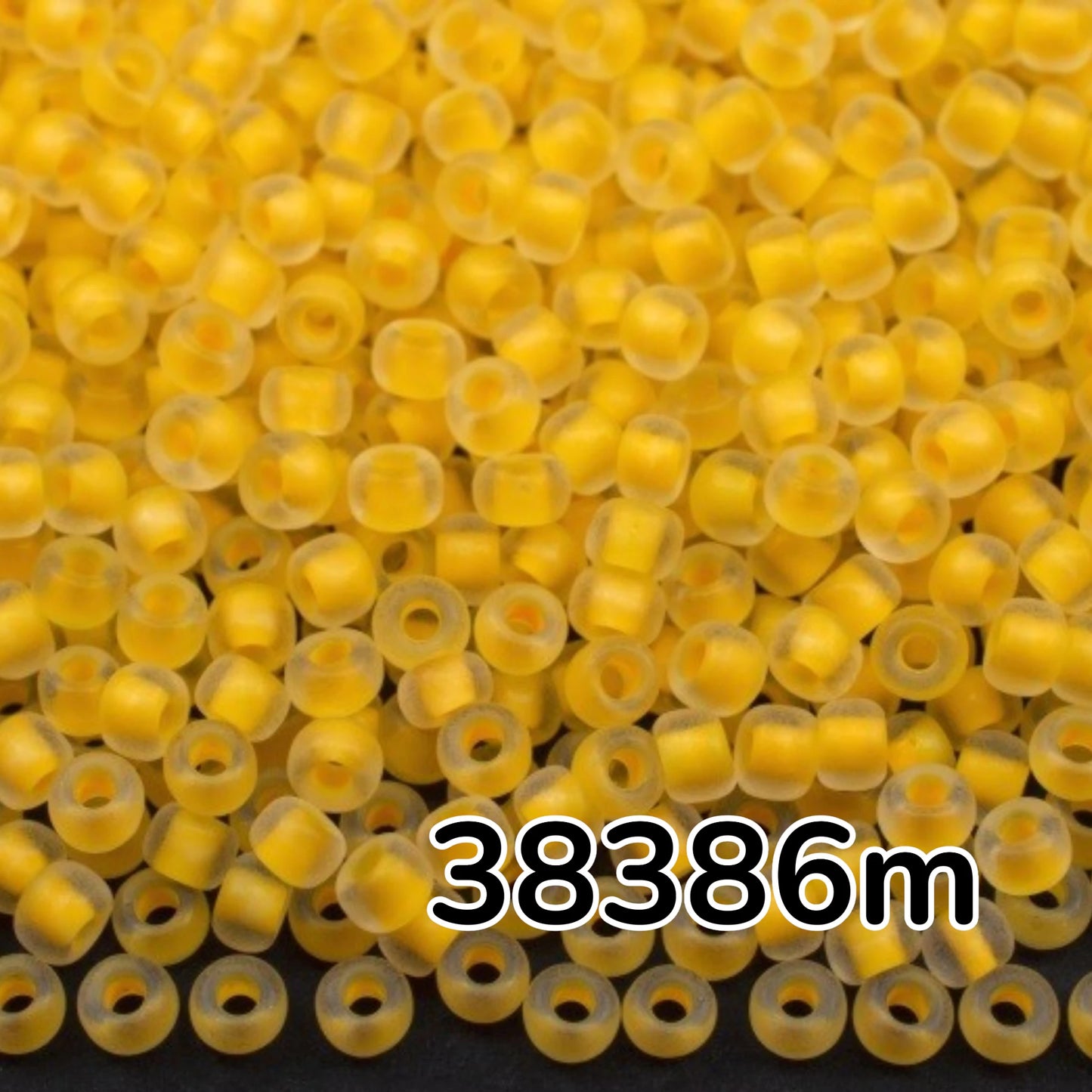 10/0 38386 матовий Preciosa чеський скляний бісер рокайль 2,3 мм. Кришталевий колір з жовтим матовим покриттям.