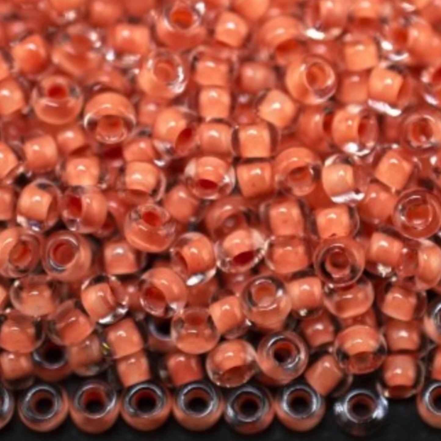 10/0 38389 Preciosa Çek Camı Kum Boncuğu Rocaille Boncuk 2.3mm. Kristal Renkli Çizgili Turuncu.