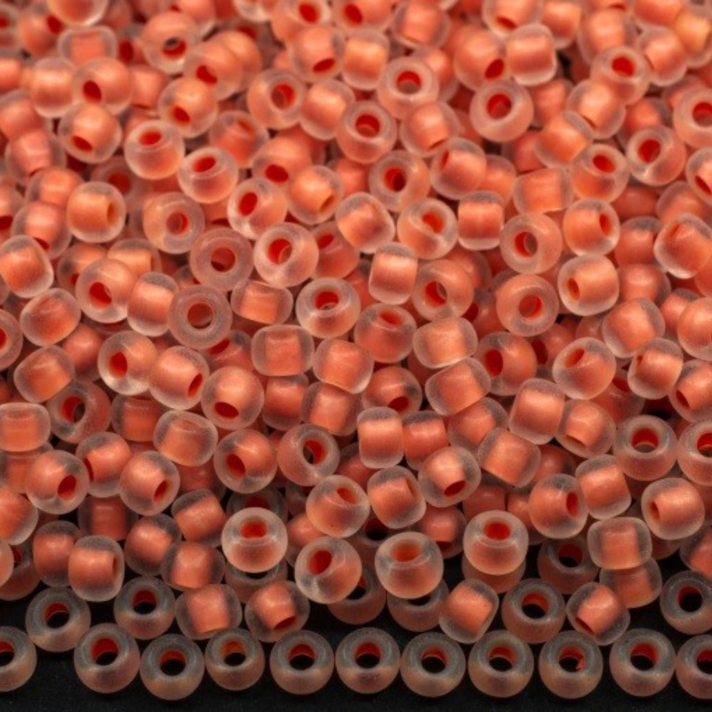 10/0 38389 Матирани Preciosa чешки стъклени Малки Мъниста Рокайли 2.3 мм. Кристално оранжево с покритие, матирано.