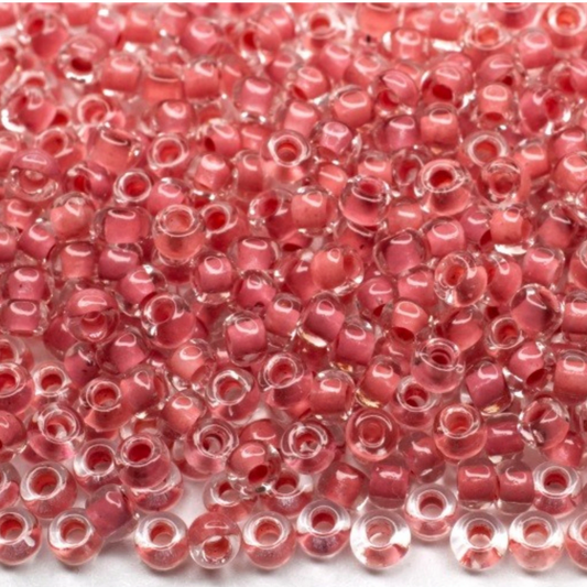 10/0 38395 Preciosa tsjekkiske glass små perler rocailleperler 2,3 mm. Krystallfarget med rød kant.