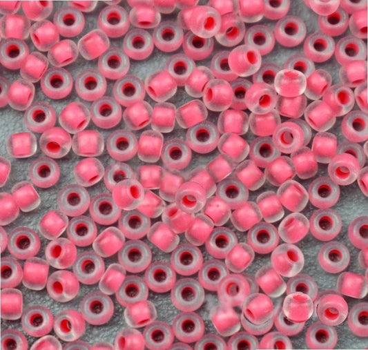 10/0 38397 Matte Preciosa tsjekkiske glass små perler rocailleperler 2,3 mm. Krystallfarget med rød matt kjerne.