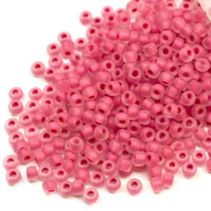 10/0 38398 Matte Preciosa böhmische Glasperlen Rocailles 2,3 mm. Kristallfarbe mit roter Innenbeschichtung, matt.