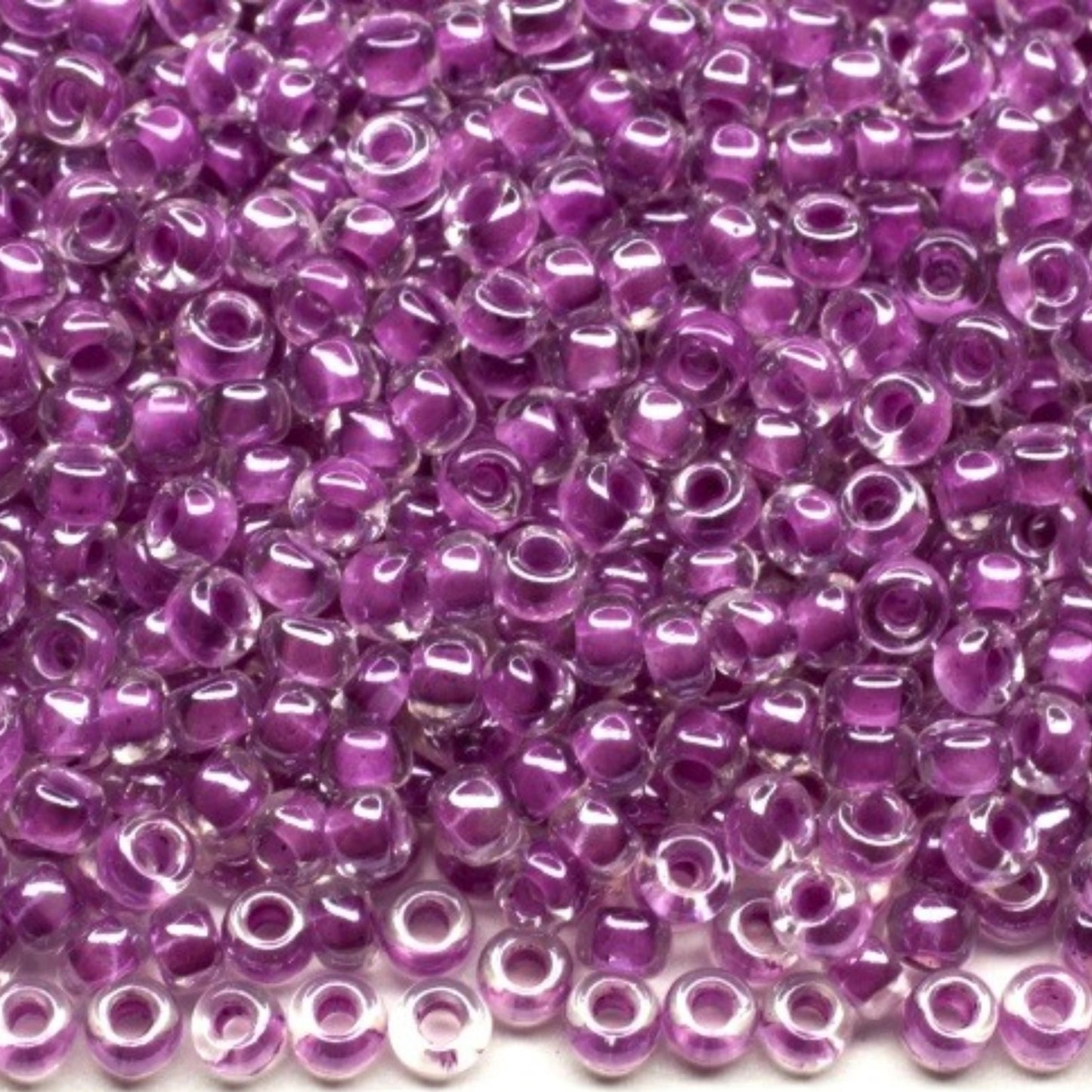 10/0 38628 Perles de Verre Tchèque Preciosa de Rocaille 2,3 mm. Couleur Cristal Bordée Violet Sfinx.