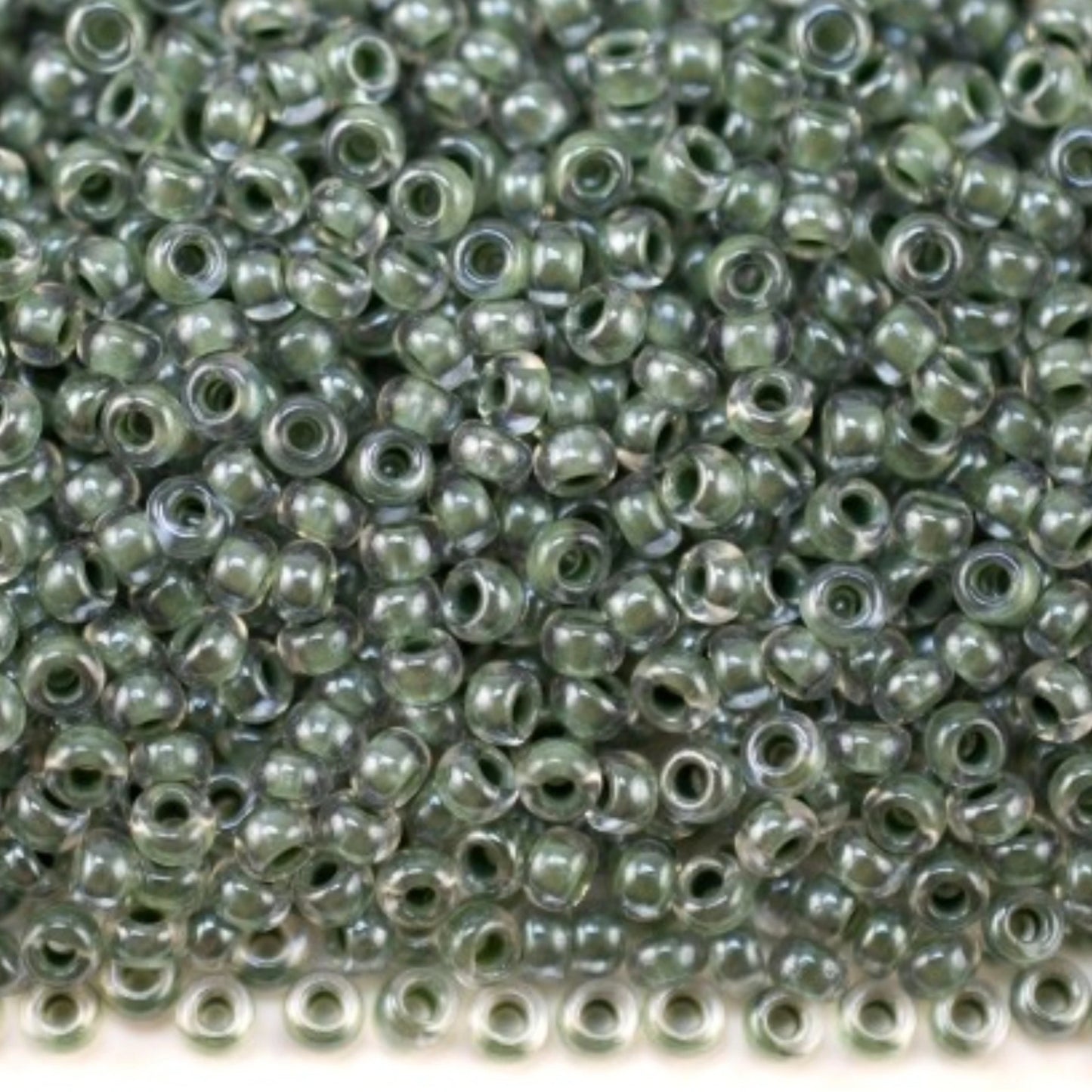 10/0 38659 Perline di Vetro Ceco Preciosa Rocaille 2,3 mm. Colore Cristallo Rivestito Verde Sfinx.