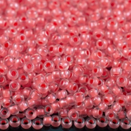 10/0 38697 Preciosa czeskie szklane koraliki Rocailles 2,3 mm. Kryształowy kolor z czerwonym wykończeniem Sfinx.