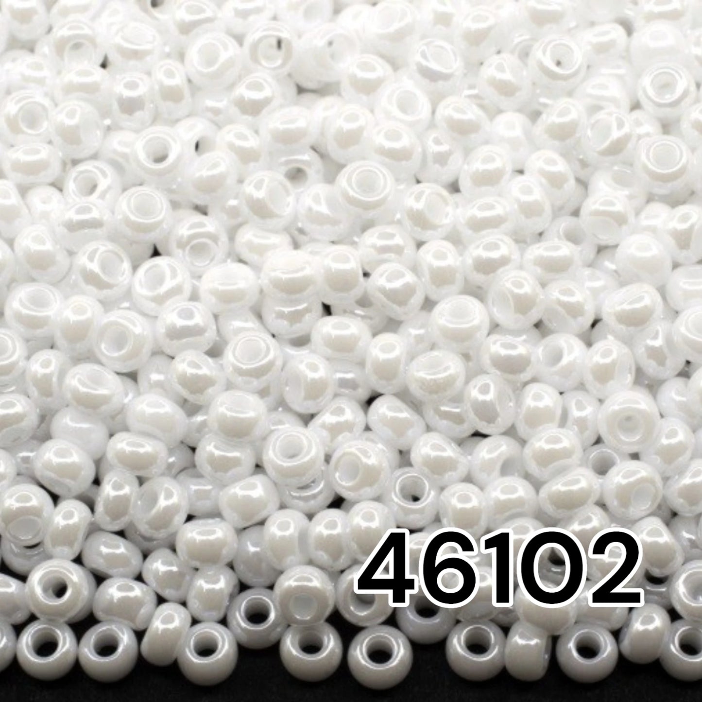 10/0 46102 Preciosa Seed Beads. Opaque Sfinx white.