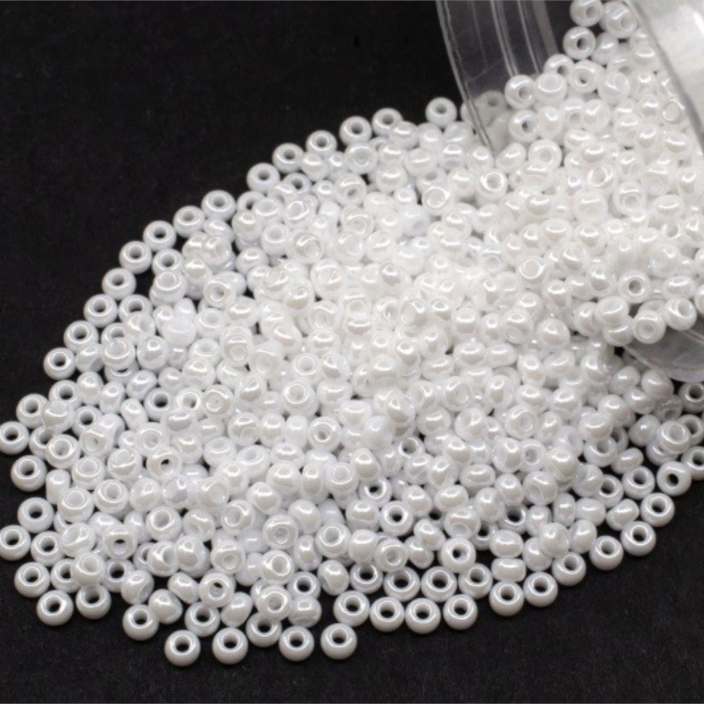 10/0 46102 Preciosa Seed Beads. Opaque Sfinx white.