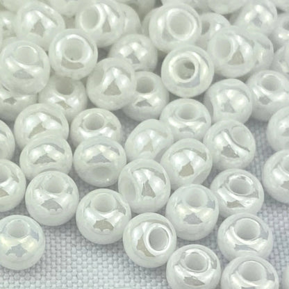 2/0 46102 Preciosa Чешское стекло Бисер Рокайль 6.1mm. Белый непрозрачный Sfinx.