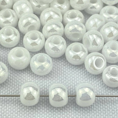 2/0 46102 Preciosa Чешское стекло Бисер Рокайль 6.1mm. Белый непрозрачный Sfinx.