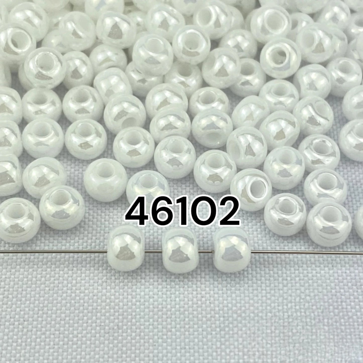 2/0 46102 Preciosa Чешское стекло Бисер Рокайль 6.1mm. Белый непрозрачный Sfinx.