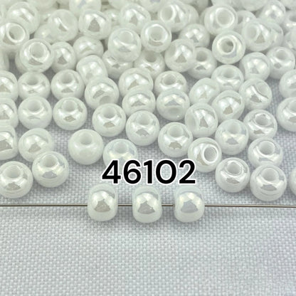 2/0 46102 Preciosa Чешское стекло Бисер Рокайль 6.1mm. Белый непрозрачный Sfinx.