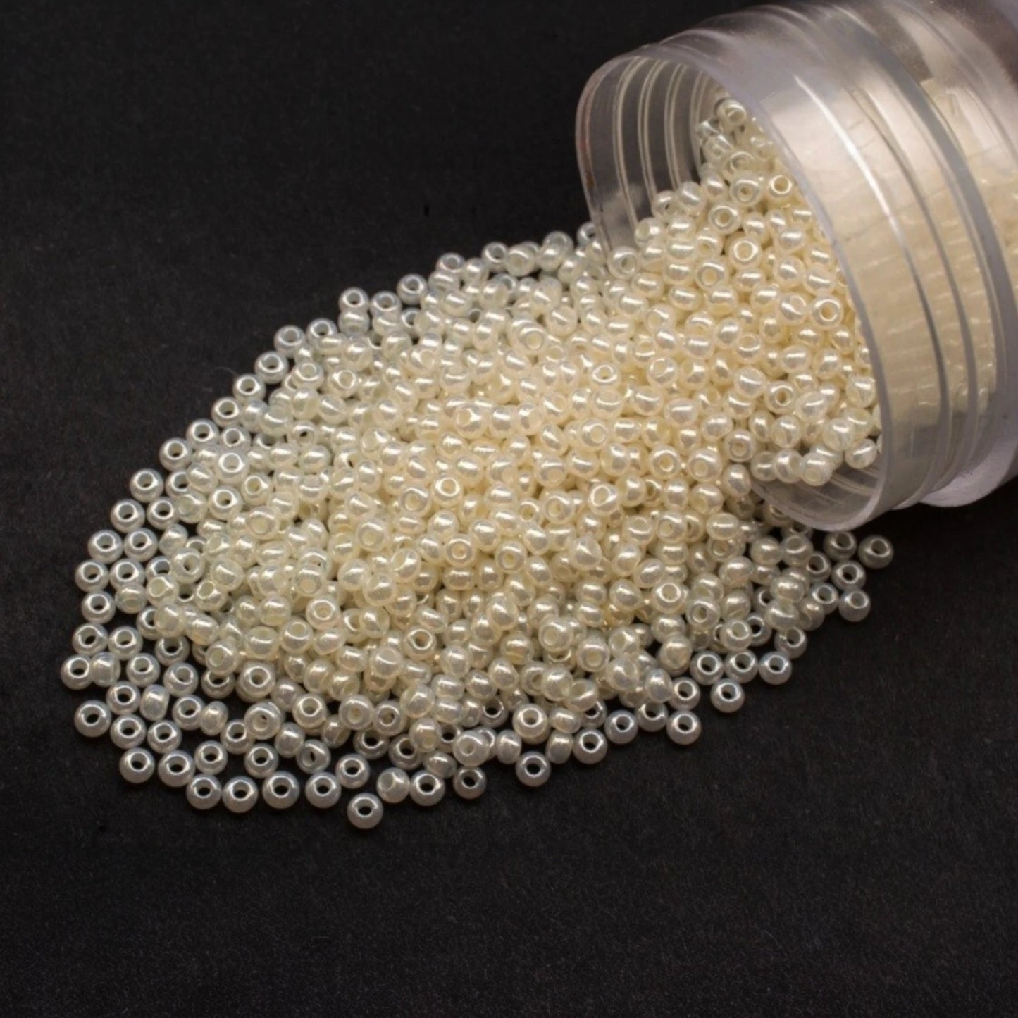 10/0 47102 Preciosa Czech Glass Seed Beads Rocailles 2.3mm. Shell.