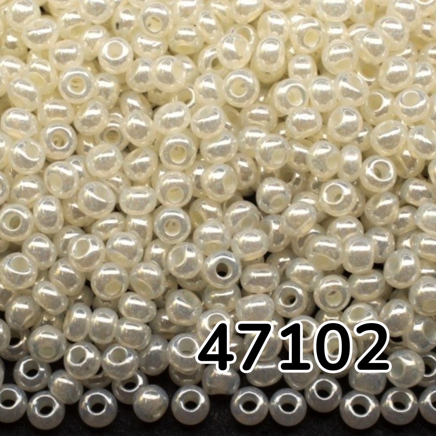 10/0 47102 Preciosa Czech Glass Seed Beads Rocailles 2.3mm. Shell.