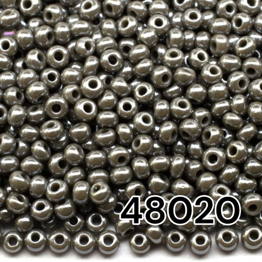 10/0 48020 Preciosa Seed Beads. Opaque Sfinx grey.